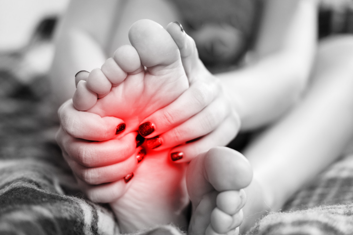 Burning Pain in Arch of Foot 3 Possible Causes » Scary Symptoms