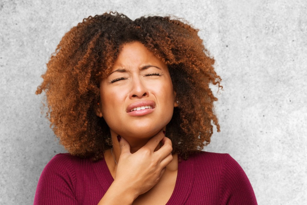 Choking Sensation In Throat: Causes, Solutions » Scary Symptoms