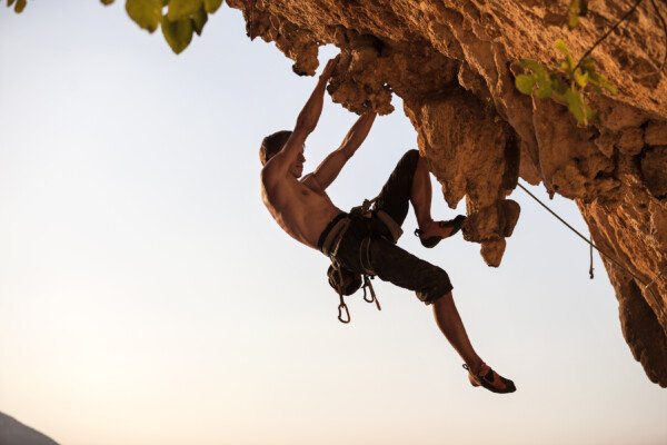 Does Rock Climbing Make Your Hands Bigger? » Scary Symptoms