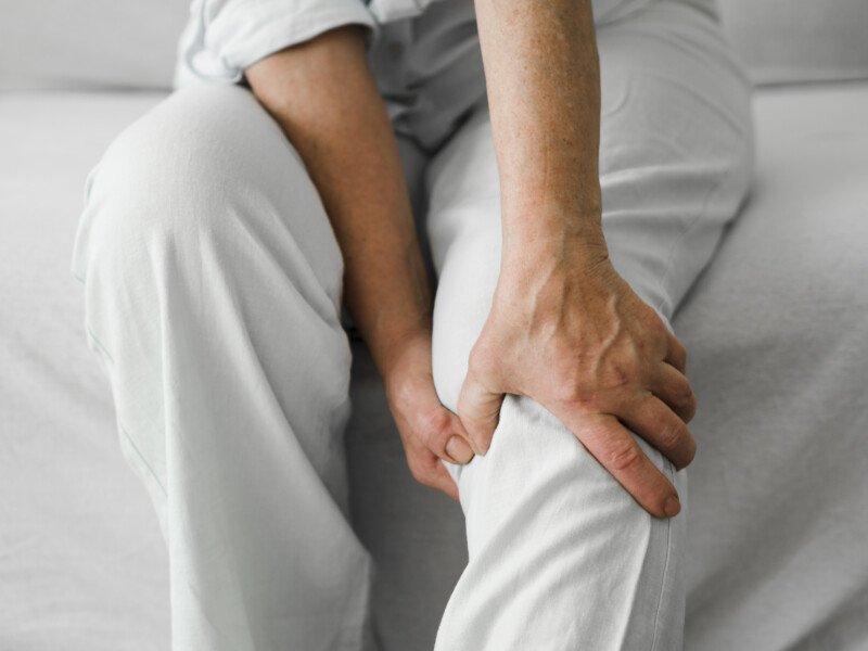 Knee Pain after Hip Surgery: Causes, Solutions » Scary Symptoms