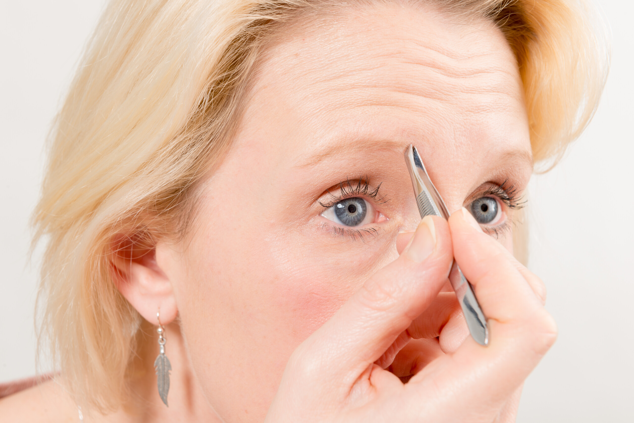 Why Do Light Plucked Eyebrow Hairs Have Dark Roots?