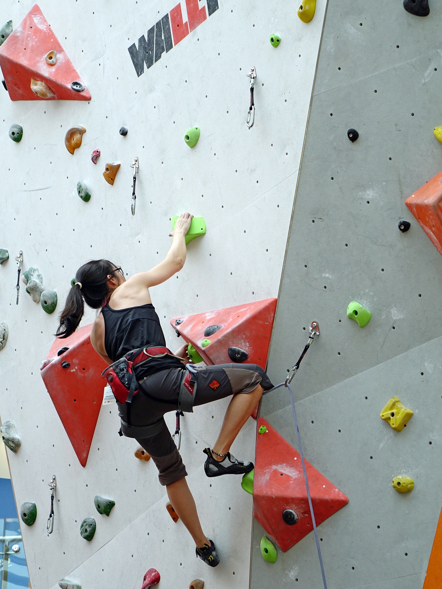Do You Get a Cardio Workout Climbing Wall Routes?