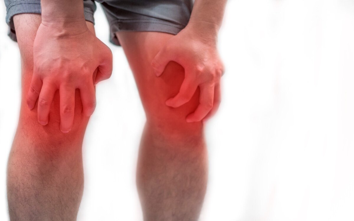 Swollen Stiff Knees after Basketball, Hurt When Bending » Scary Symptoms