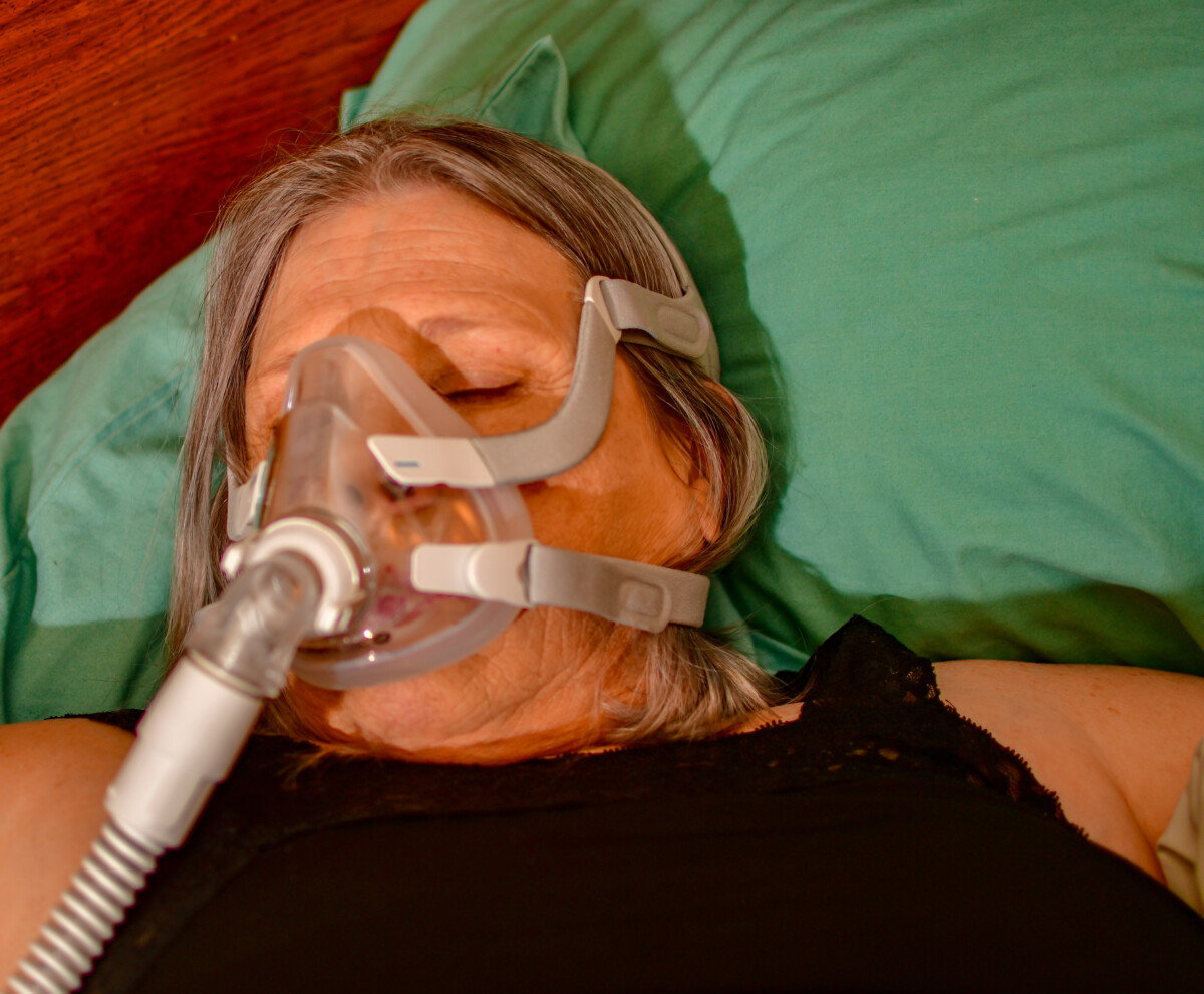 Diagnosed with Sleep Apnea in Old Age Is CPAP Worth It? » Scary Symptoms