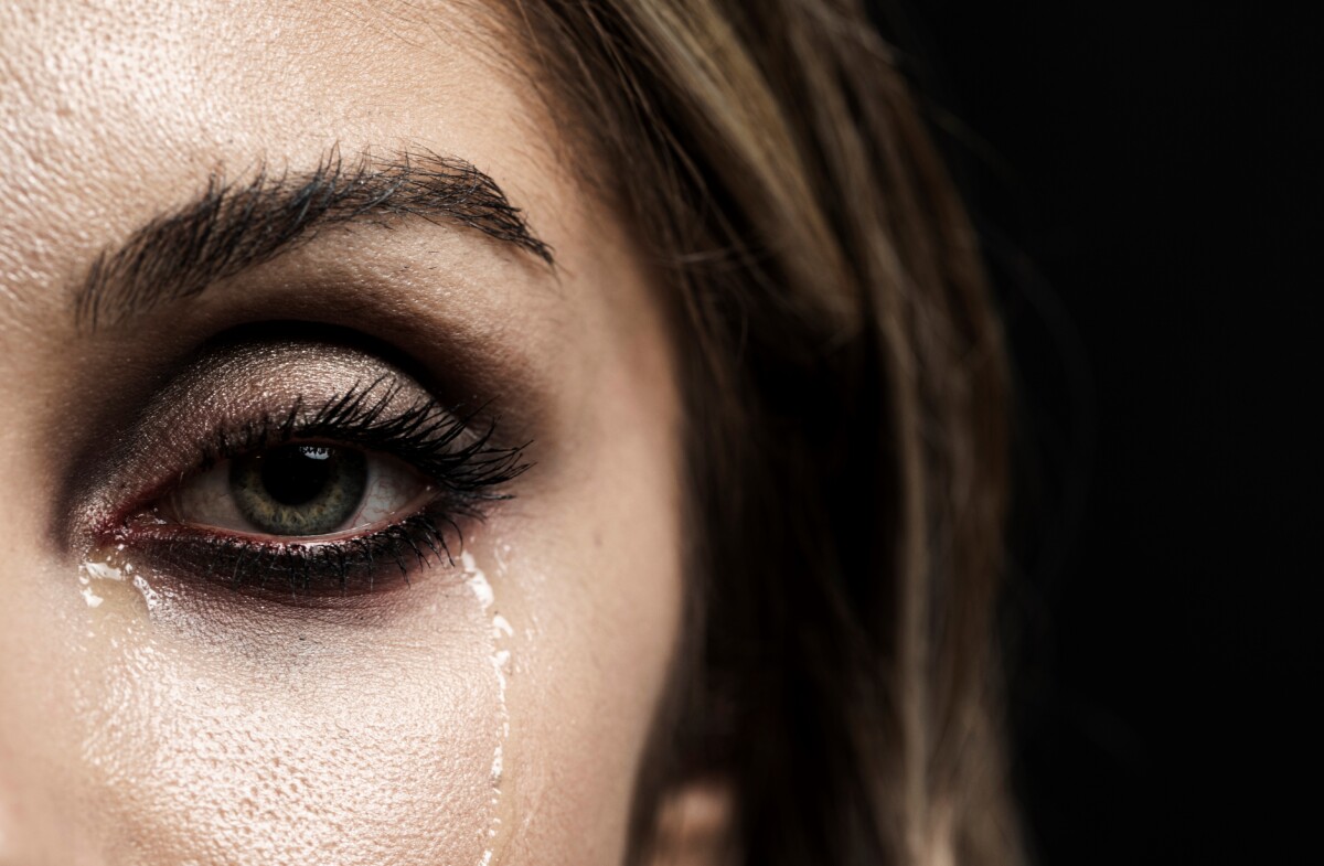 Can Cancer Cause One Eye to Keep Tearing? » Scary Symptoms
