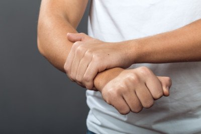 Reasons Your Forearm Muscles Are Twitching: ALS Possible? » Scary Symptoms