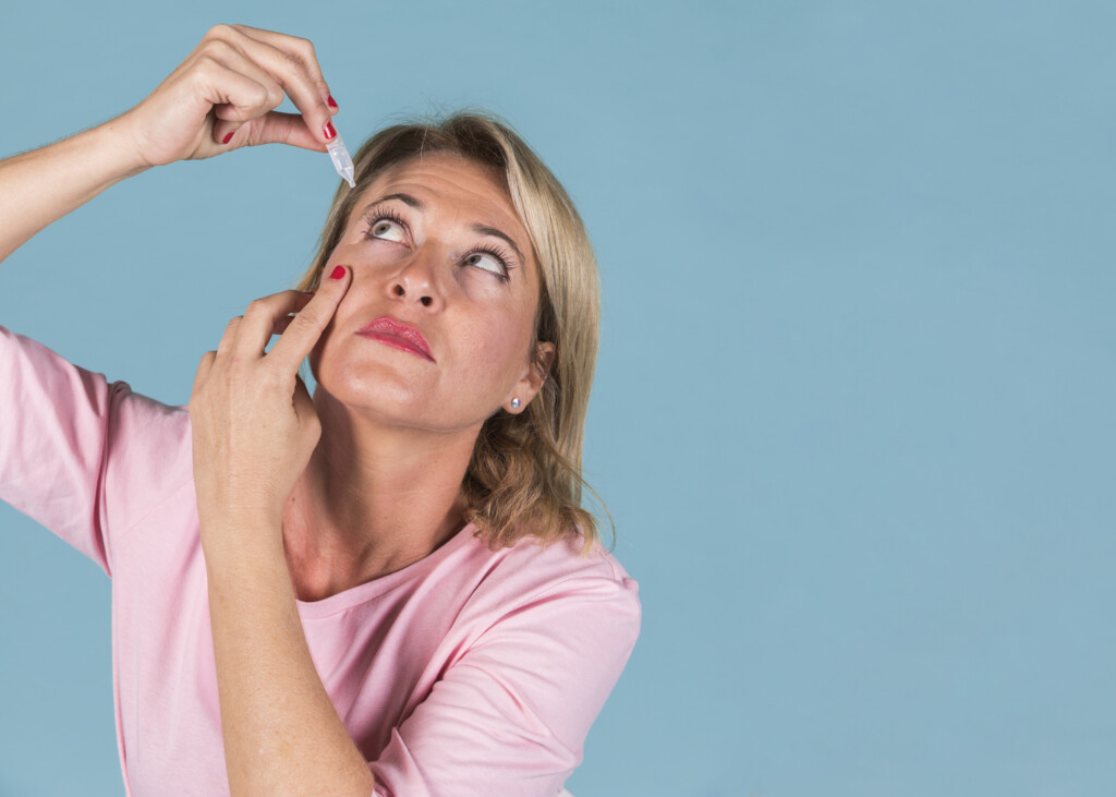 Eye Makes Cracking Sound When You Blink Cause & Solution » Scary Symptoms