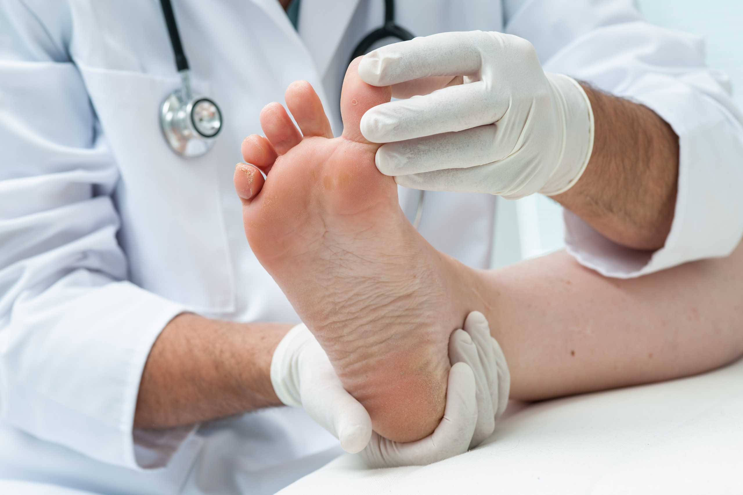 Causes of Numbness on the Outside of the Big Toe