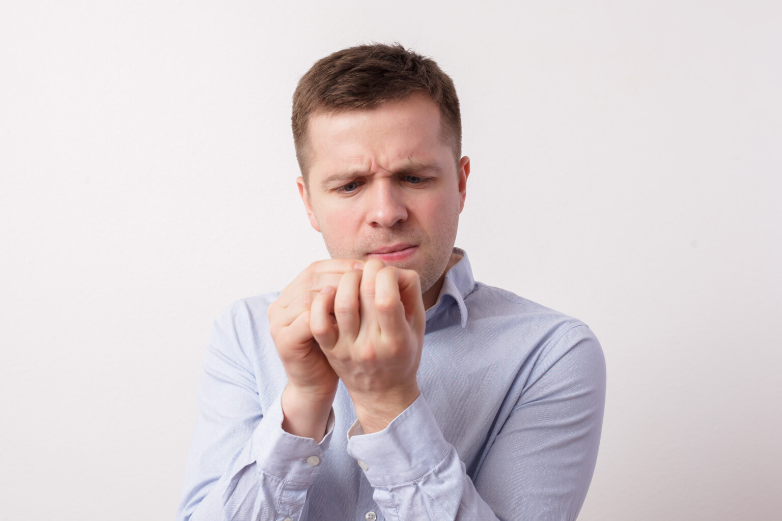 Why Do Some Autistic People Smell Their Fingers? » Scary Symptoms