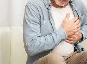 Which Side Chest Pain More Likely Means Heart Attack, Illness?