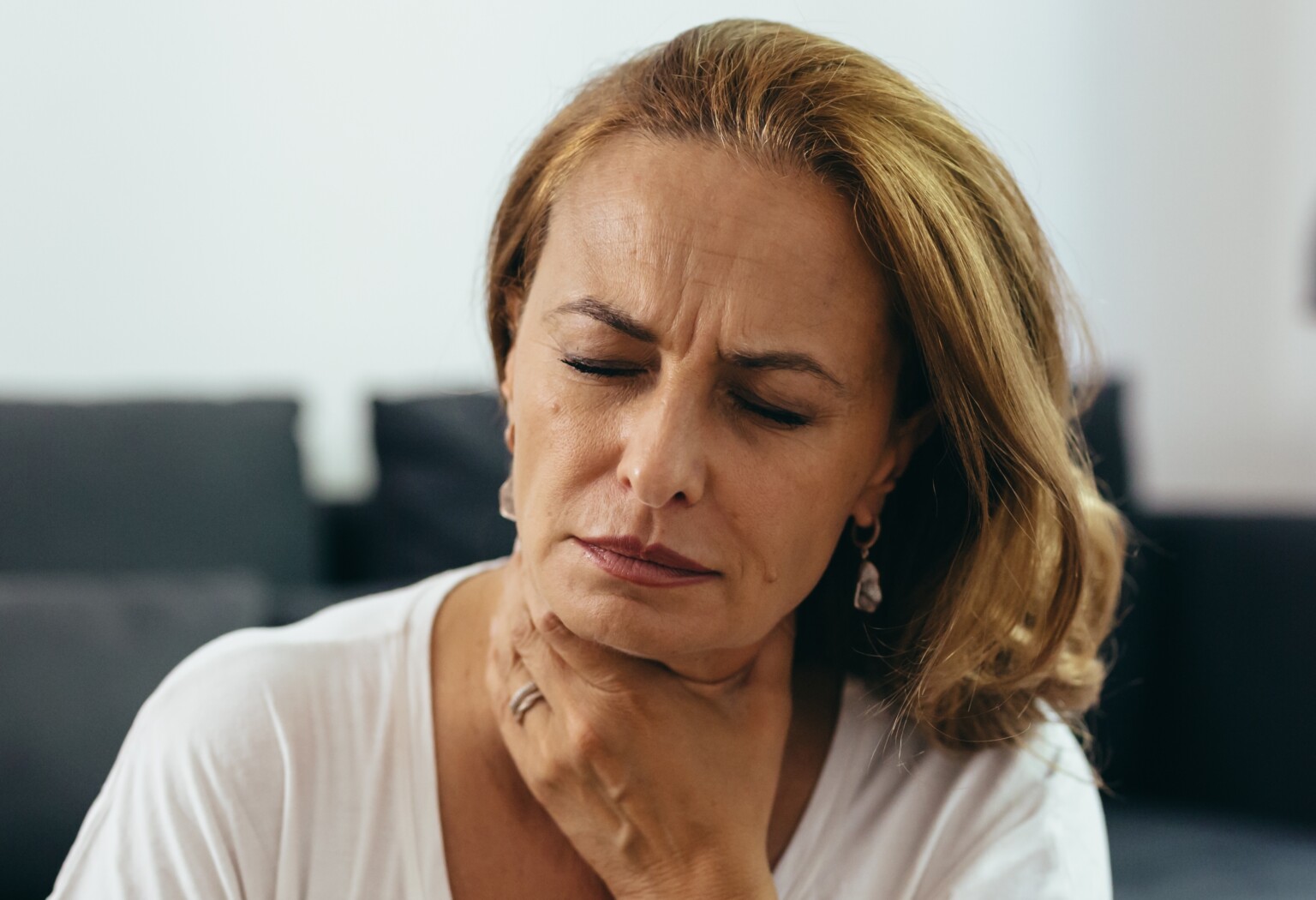 Choking Feeling from TMJ Disorder Causes & Solutions » Scary Symptoms