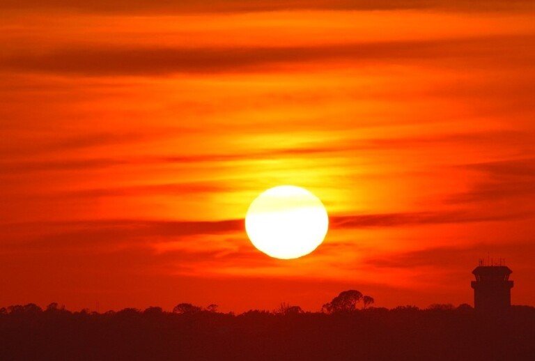 Orange Urine vs. Dark Yellow: Telling the Difference » Scary Symptoms